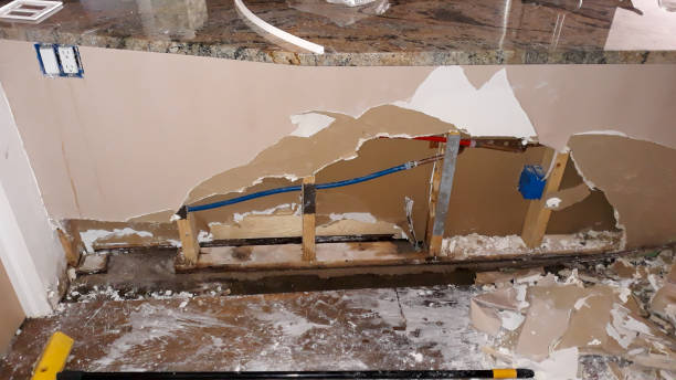 Best 24/7 water damage repair  in Kelso, WA